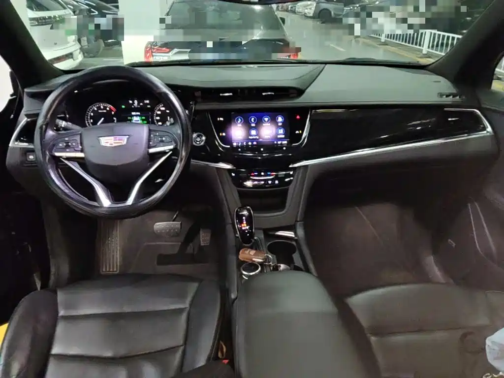 صورة 10 - Cadillac XT6