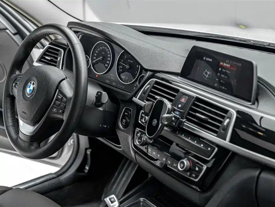BMW 3 Series 2018 320Li Fashion Style фото 21