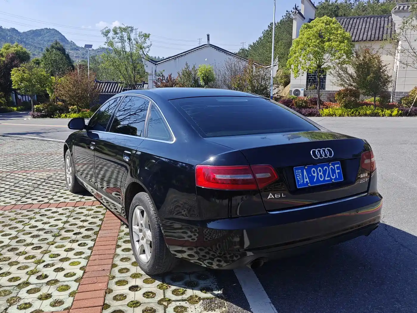 Audi A6L 2011 2.0 TFSI Automatic Comfort фото 5