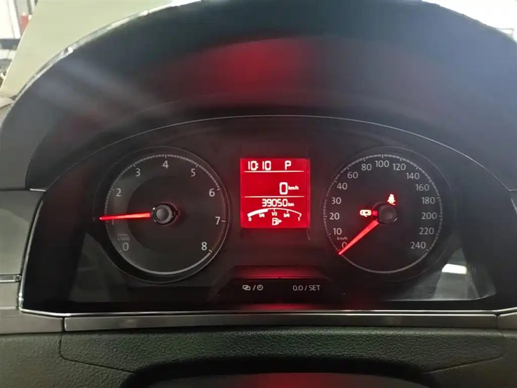 Volkswagen Santana 2016 1.6L Automatic Comfort Edition фото 12