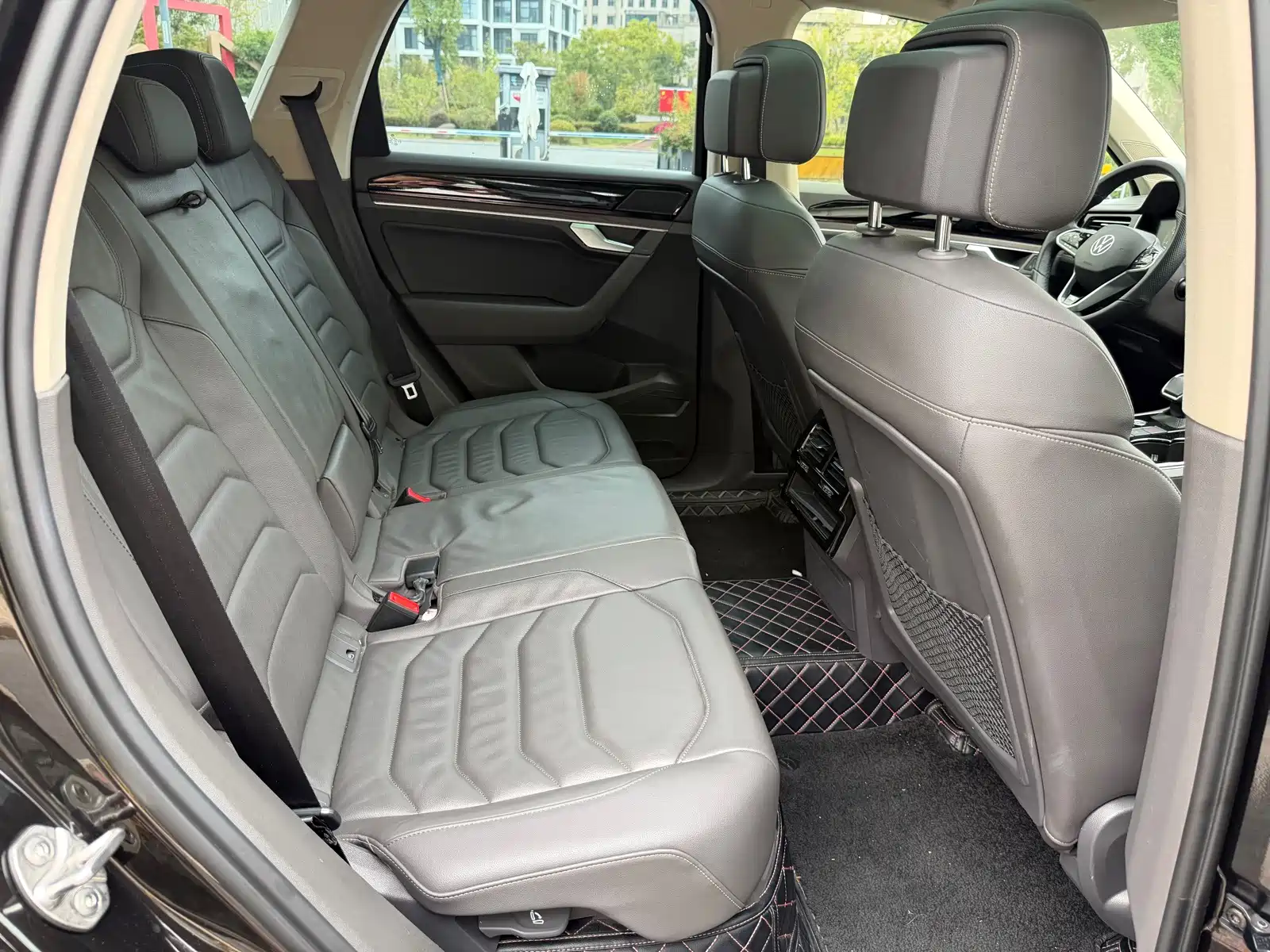 Фото 11 - Volkswagen Touareg