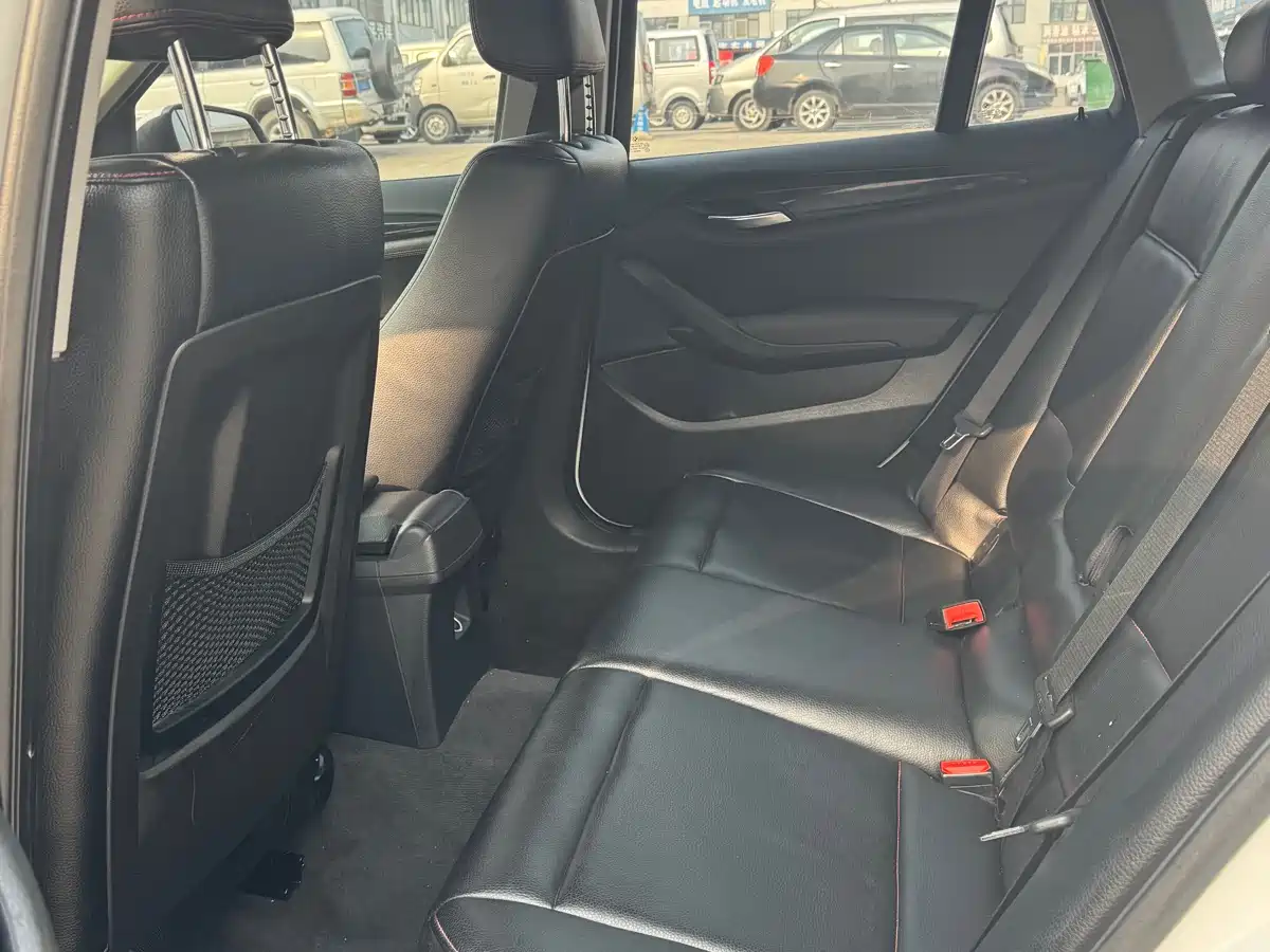 BMW X1 2015 Model sDrive18i Fashion Advanced Edition фото 8