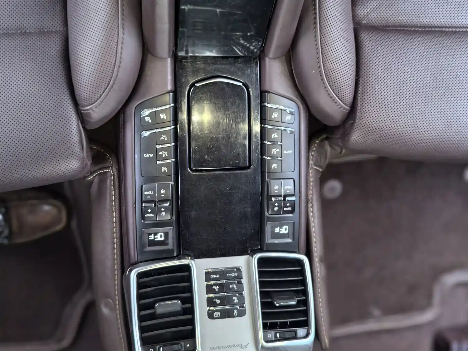Фото 27 - Porsche Panamera