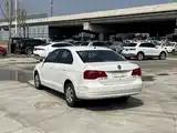Фото 4 - Volkswagen Jetta
