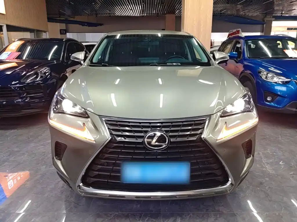 Фото 3 - Lexus NX