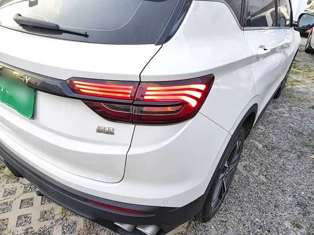 Фото 8 - Geely Coolray