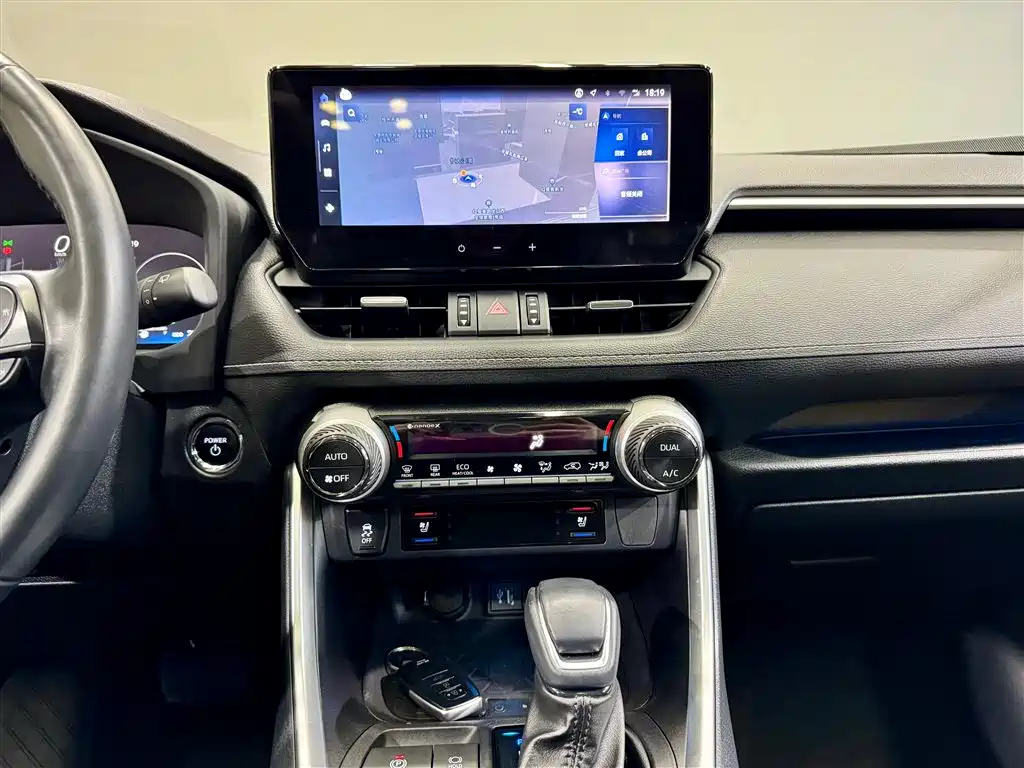 Toyota Wildlander 2023 Hybrid 2.5L E-CVT AWD Premium Edition фото 30