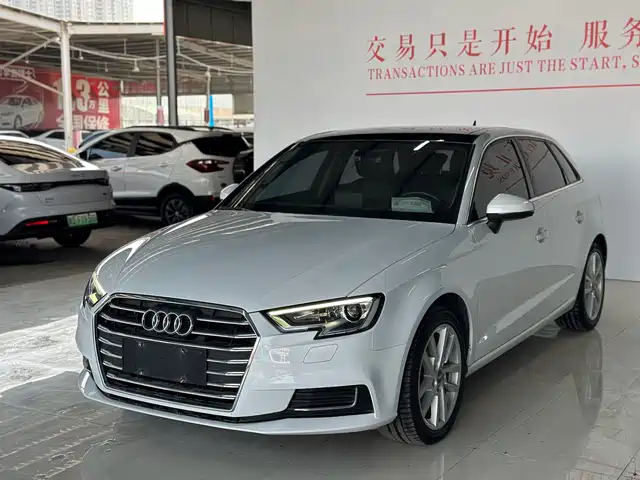 Audi A3 Рестайлинг, Sportback 35 TFSI, Актив, экокласс Китай VI