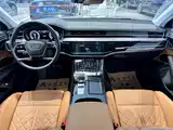 Photo 7 - Audi A8