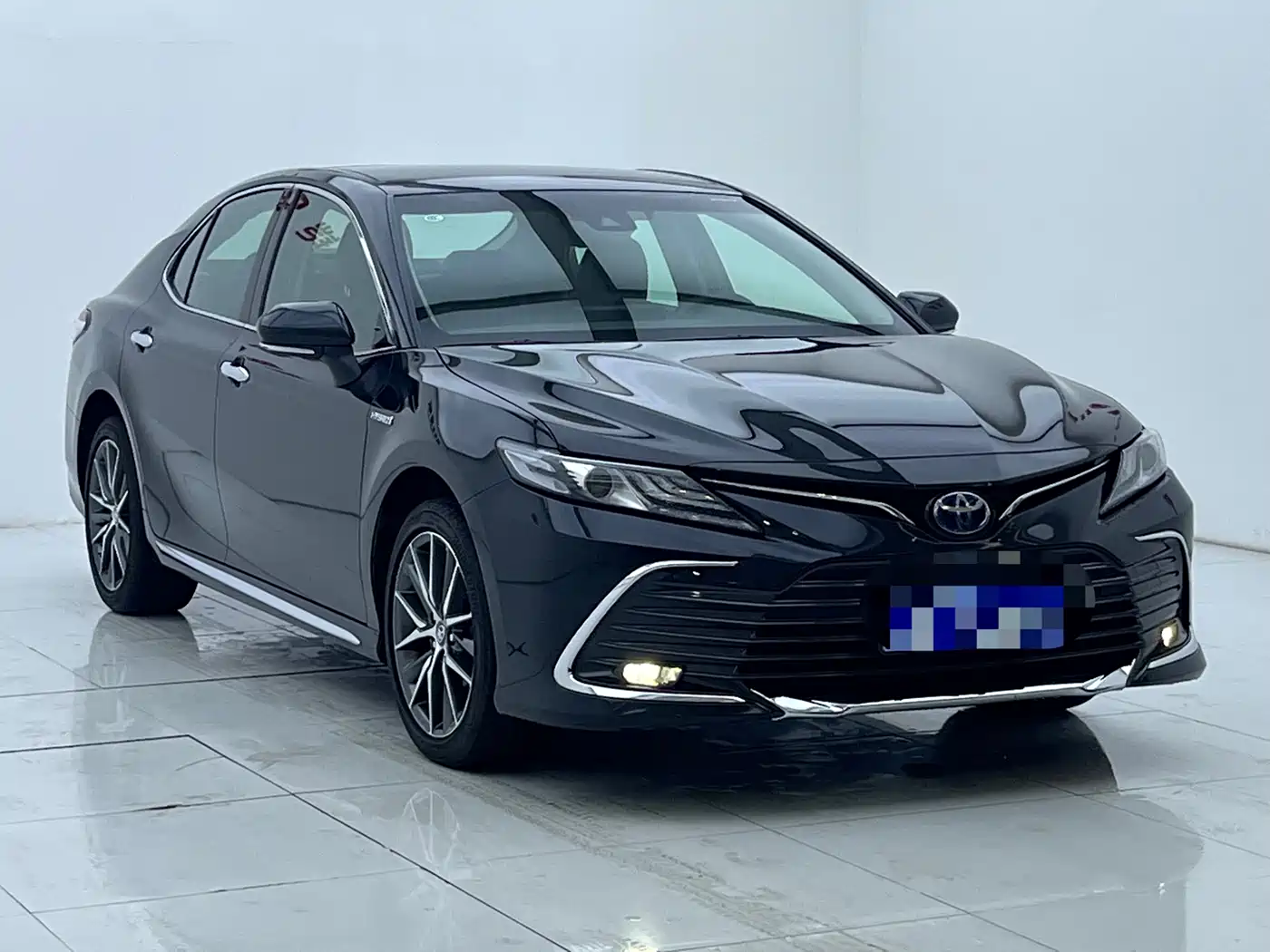 Toyota Camry 2023 Hybrid 2.5HG Luxury Edition фото 5