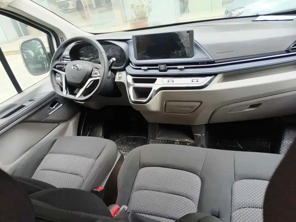 SAIC Maxus Xintu V70 2025 2023 Model 2.0T Elite Edition Automatic Long Wheelbase Medium Roof 6/7-Seater