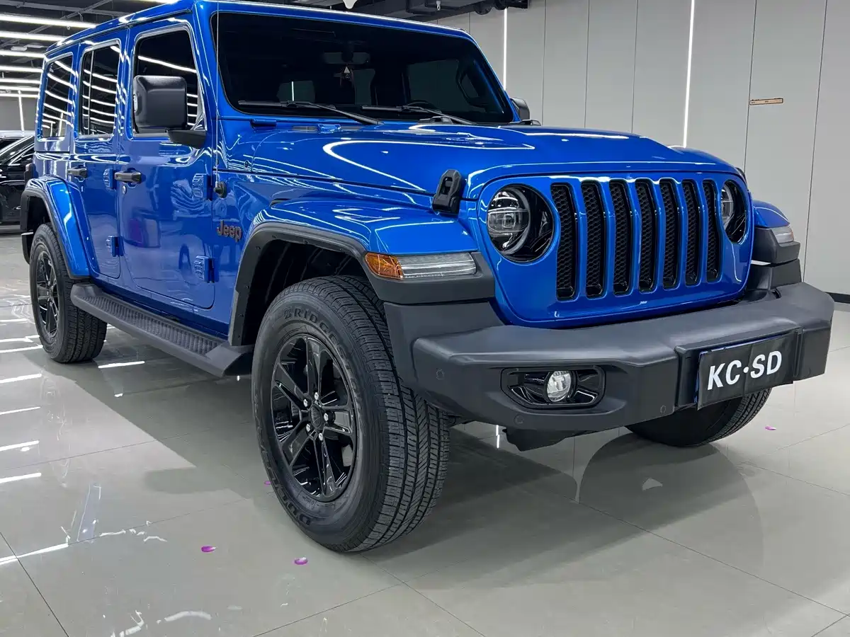 Фото 3 - Jeep Wrangler