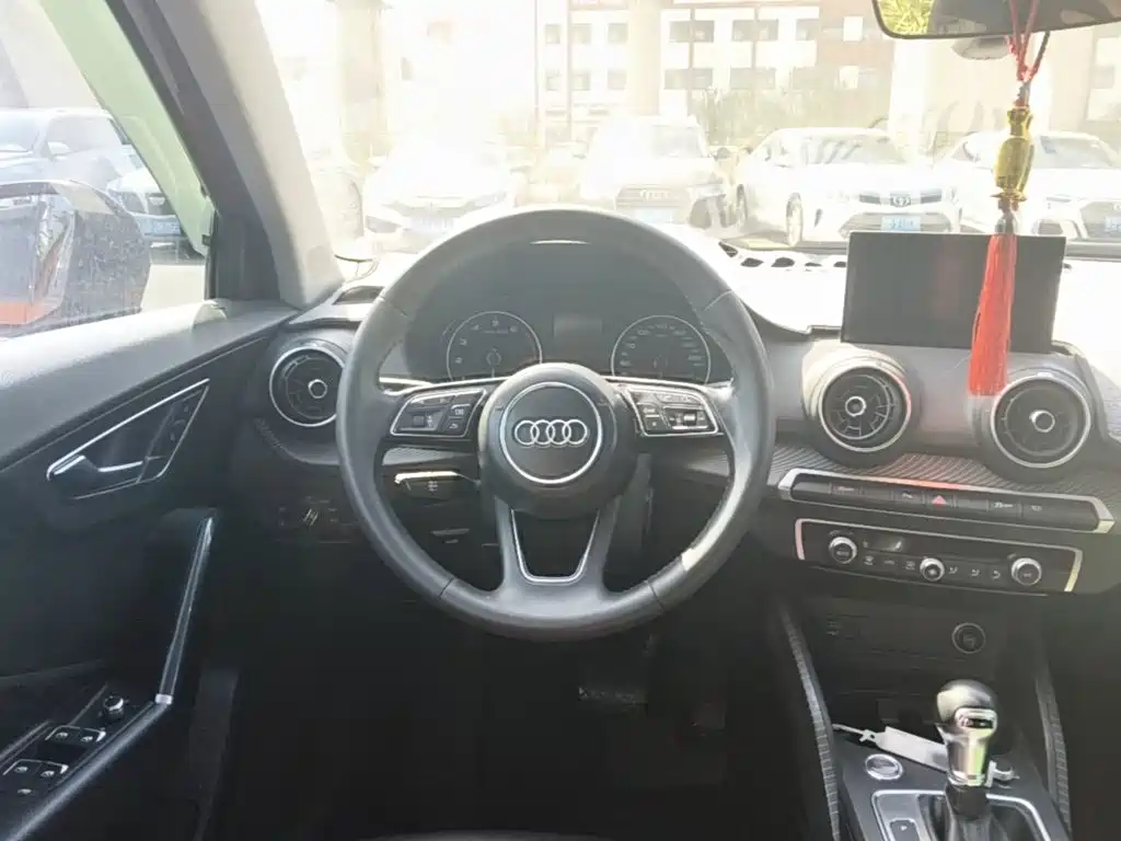 Photo 15 - Audi Q2L