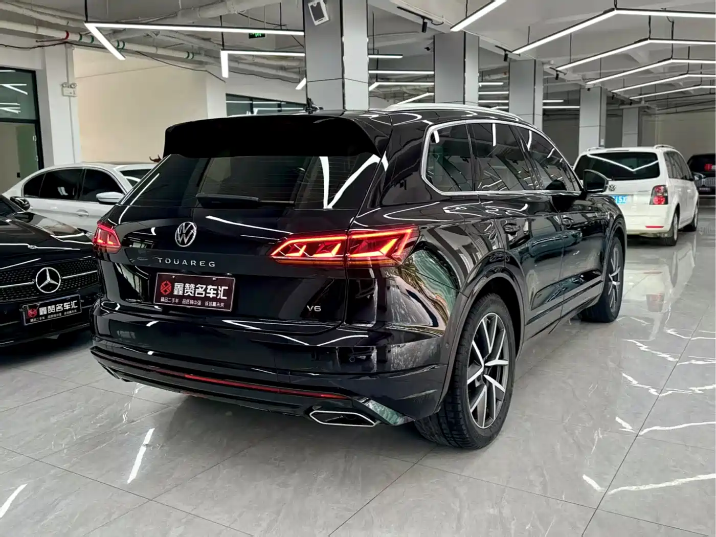 VOLKSWAGEN TOUAREG
