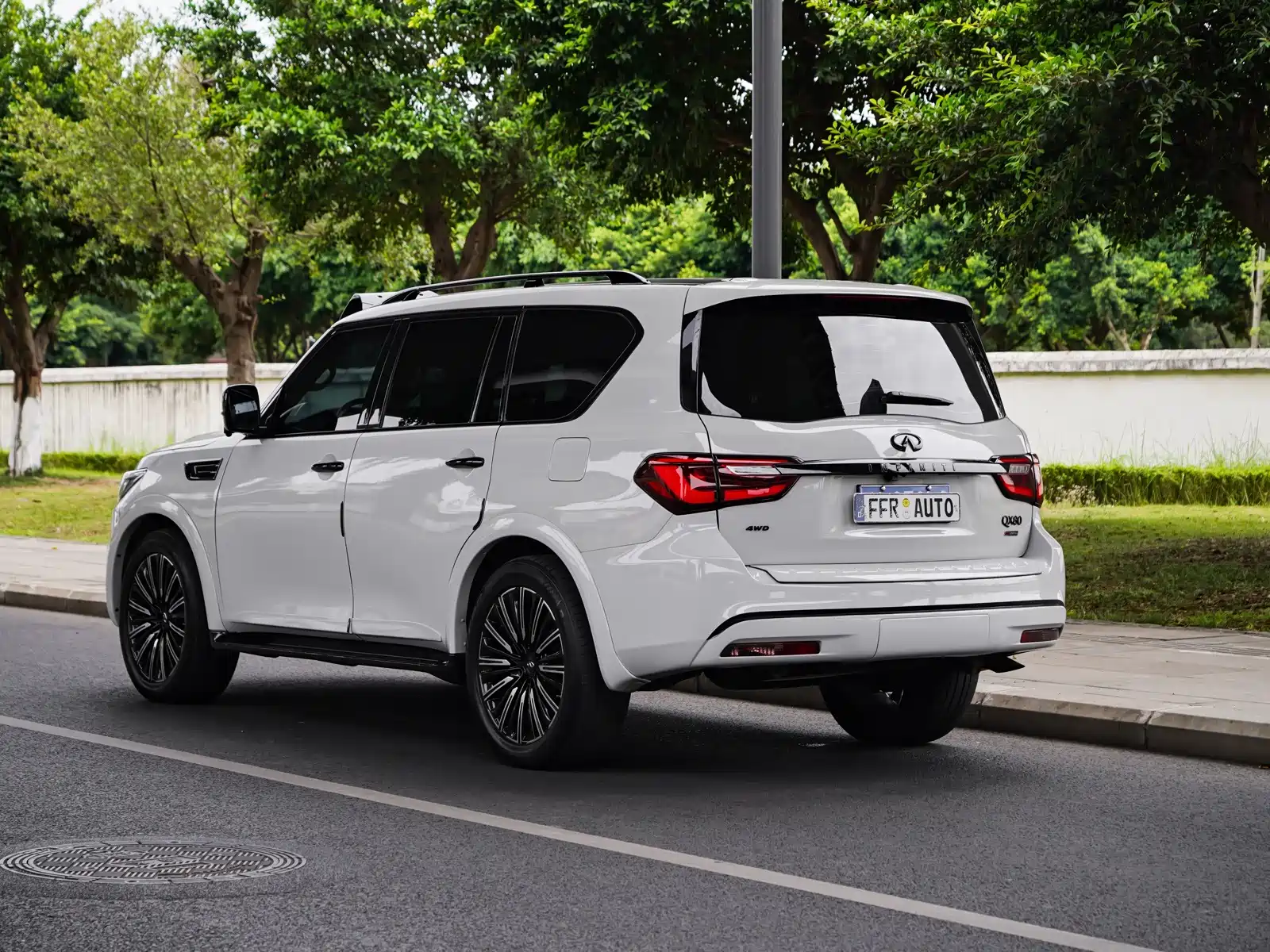 Фото 3 - Infiniti QX80