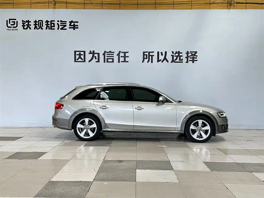 Audi A4 (Import) 2013 40 TFSI allroad quattro Luxury фото 6