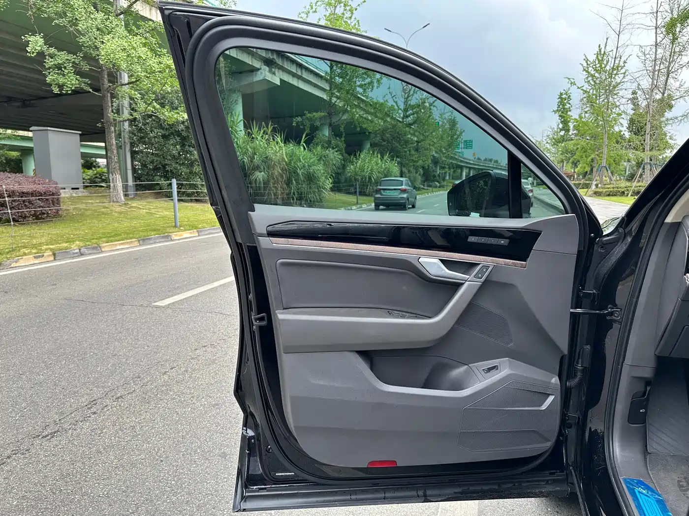Volkswagen Touareg 2019 3.0TSI Sharp Edge Edition China VI фото 9