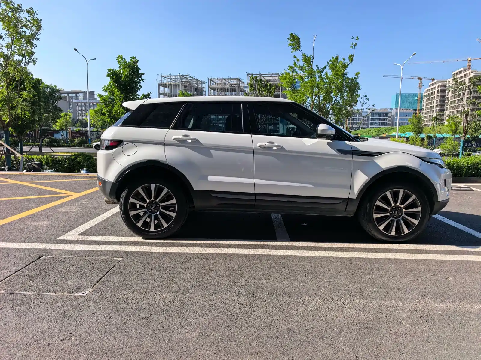 Photo 7 - Land Rover Range Rover Evoque