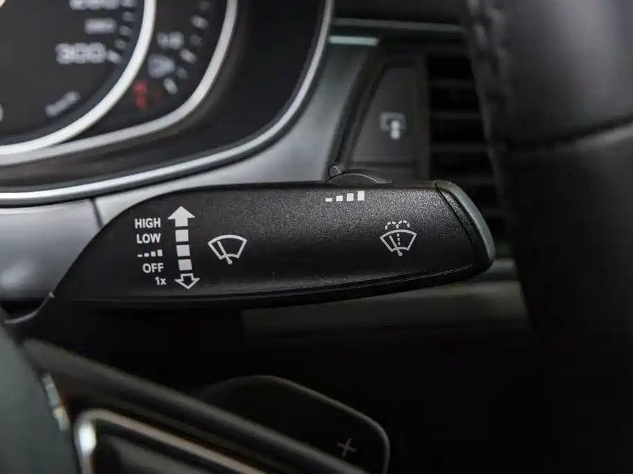Audi A6L 2018 30th Anniversary 45 TFSI quattro Sport фото 10