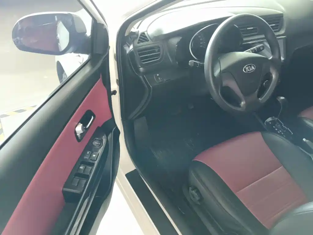 Kia K2 2016 2015 Hatchback 1.4L AT GLS Cool Edition