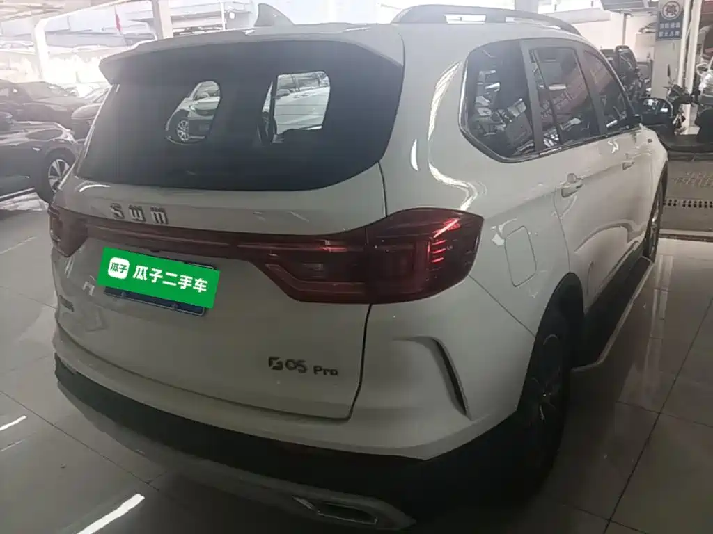 SWM Motor SWM G05 2021 2021 PRO 1.5T Automatic Luxury 7-seater