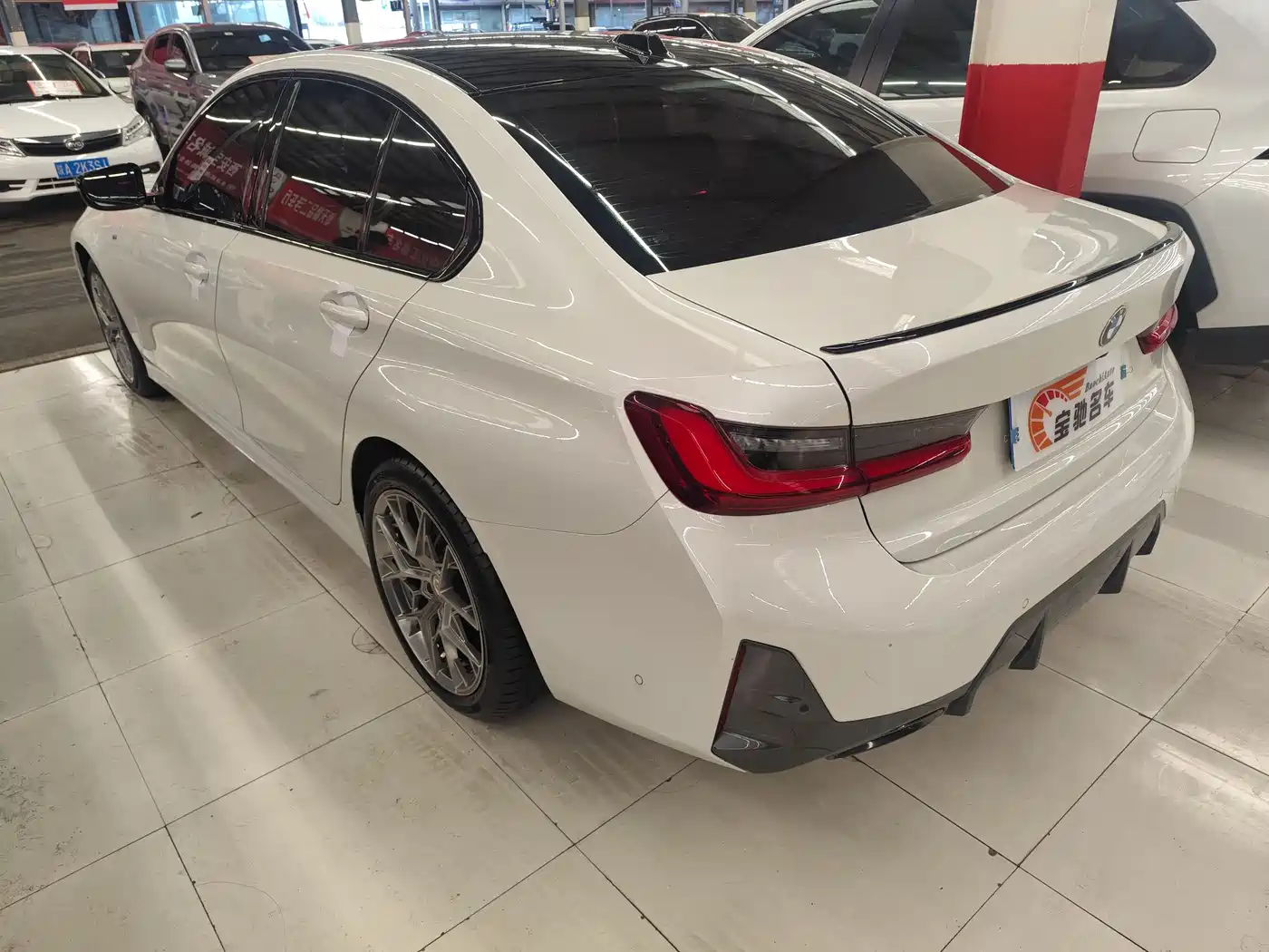 BMW 3 Series 2024 325i M Sport Shadowline Package фото 14