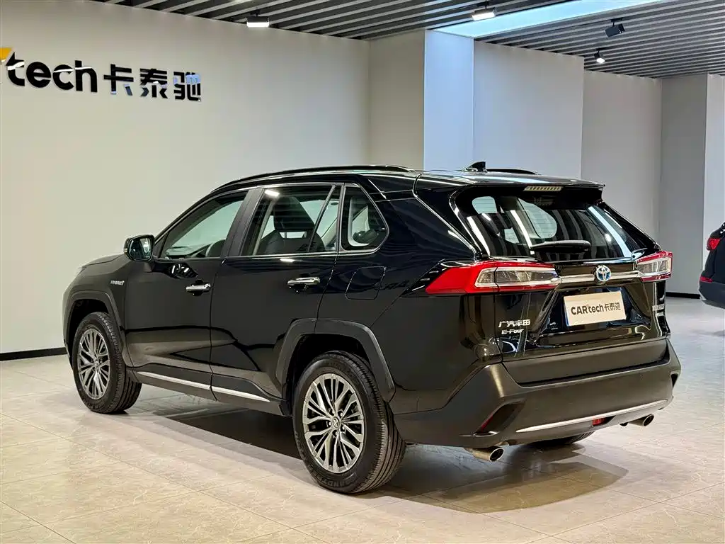 Toyota Wildlander 2023 Hybrid 2.5L E-CVT AWD Premium Edition фото 6