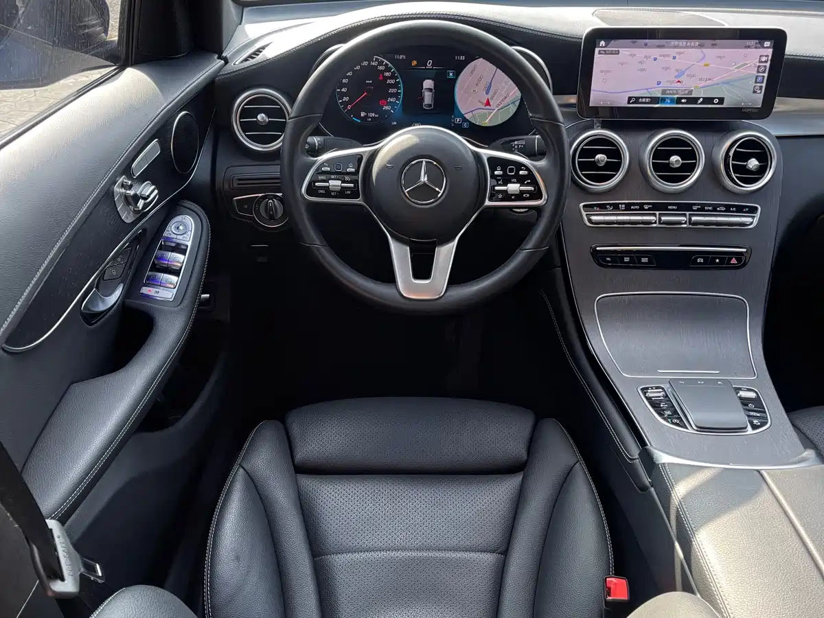 Mercedes-Benz GLC Coupe 2020 GLC 300 4MATIC Coupe SUV фото 4