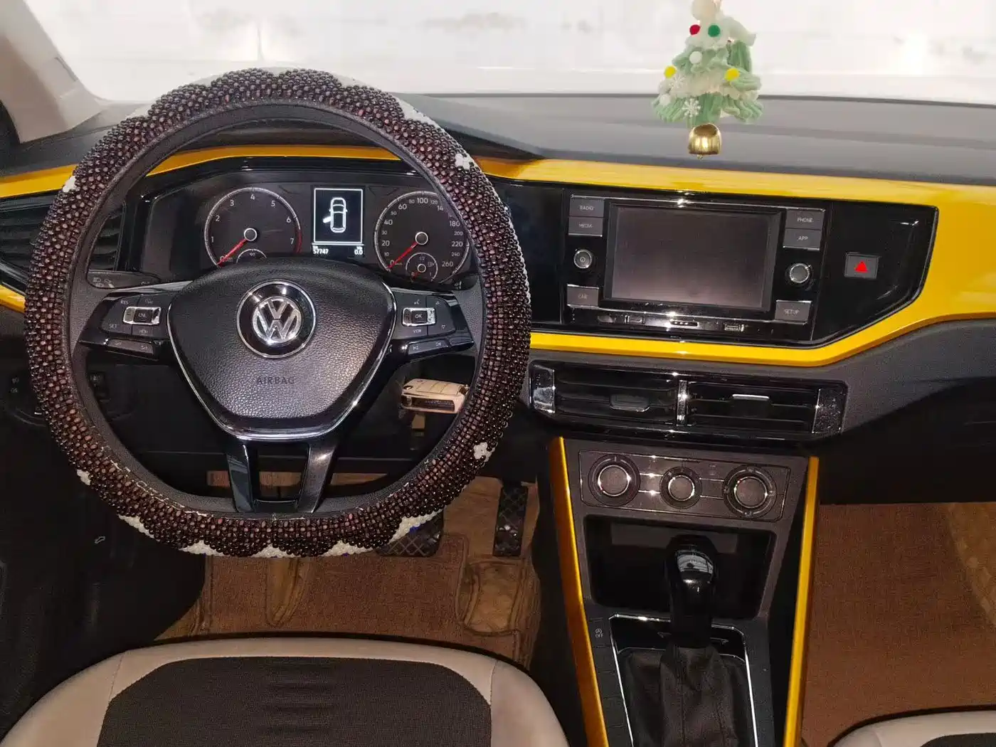 Volkswagen Polo 2019 Plus 1.5L Automatic Colorful Tech Edition фото 4