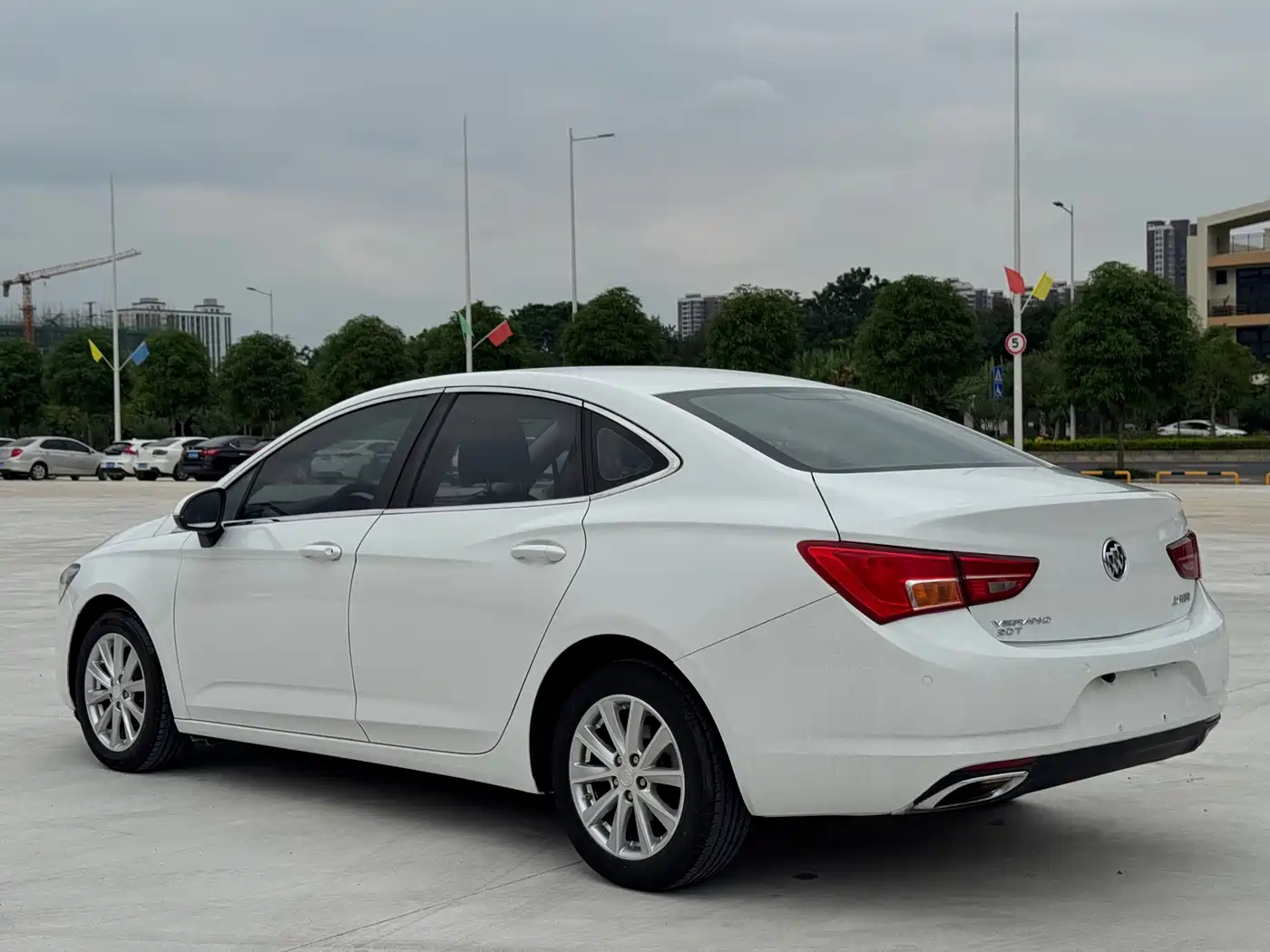 Buick Verano 2016 2015 Sedan 20T Dual-clutch Leading