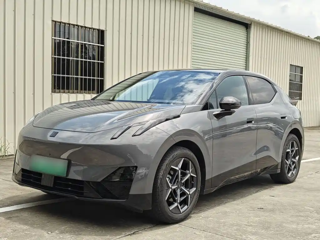 Lynk & Co Z20 2025