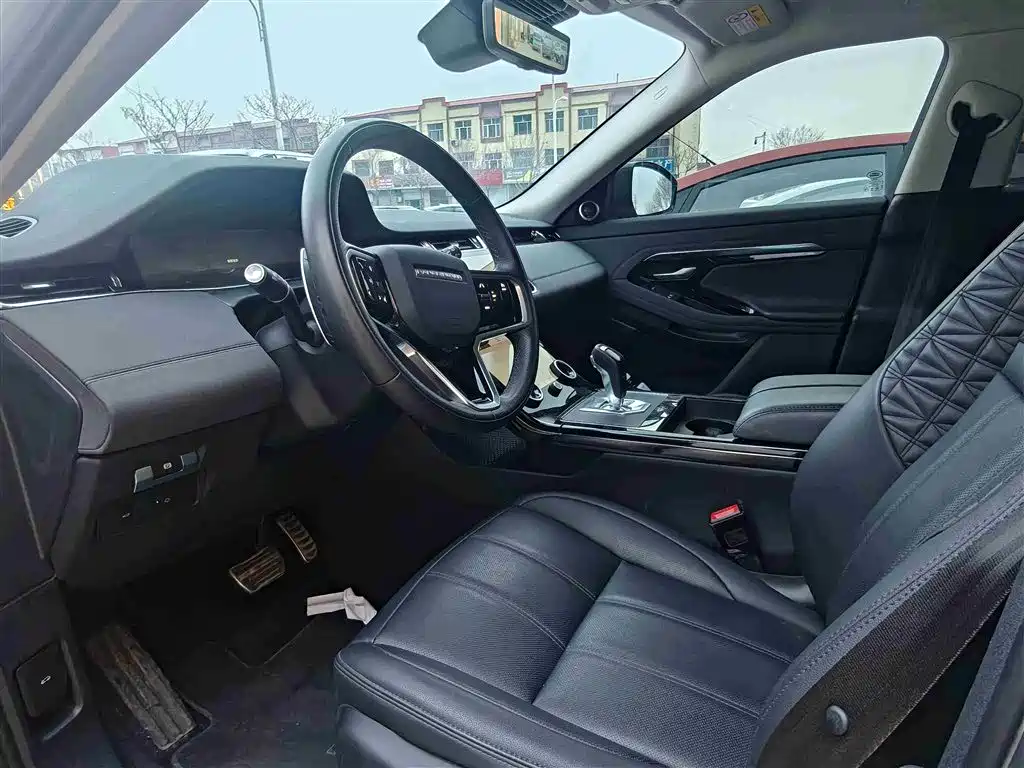 Land Rover Range Rover Evoque 2023 Range Rover Evoque L 249PS Corinthian Bronze Special Edition фото 22