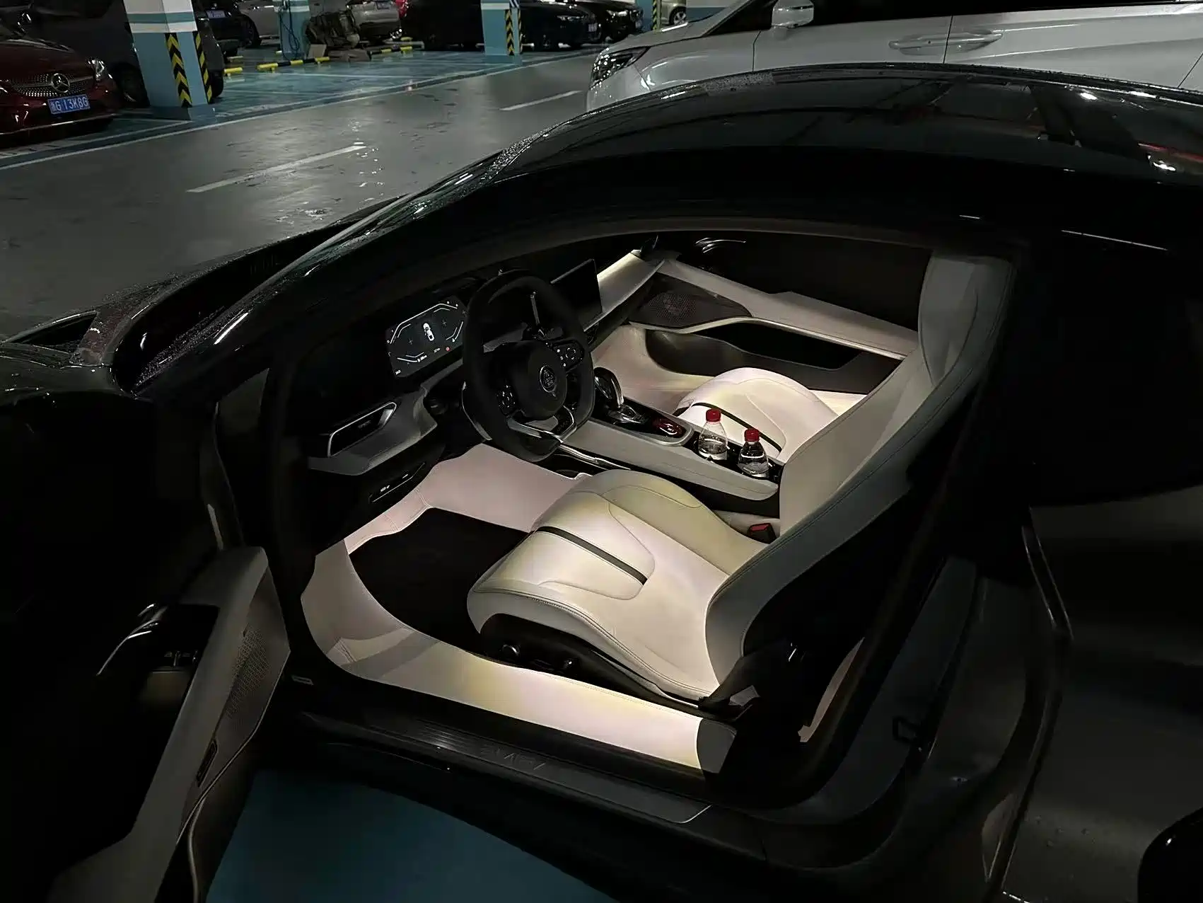 Photo 4 - Lotus EMIRA
