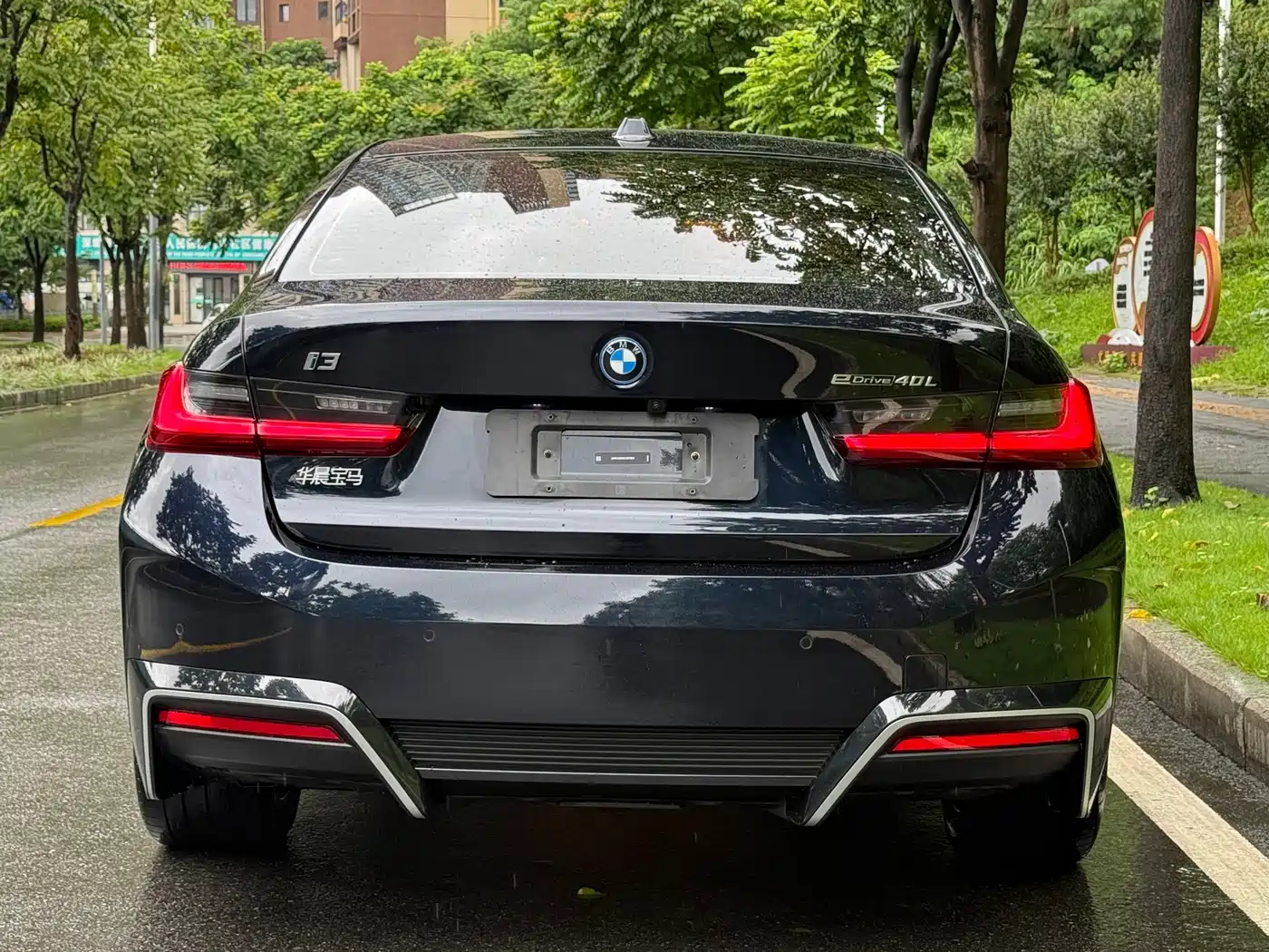 BMW i3 2025 2025 eDrive 40 L Shadow Night Package