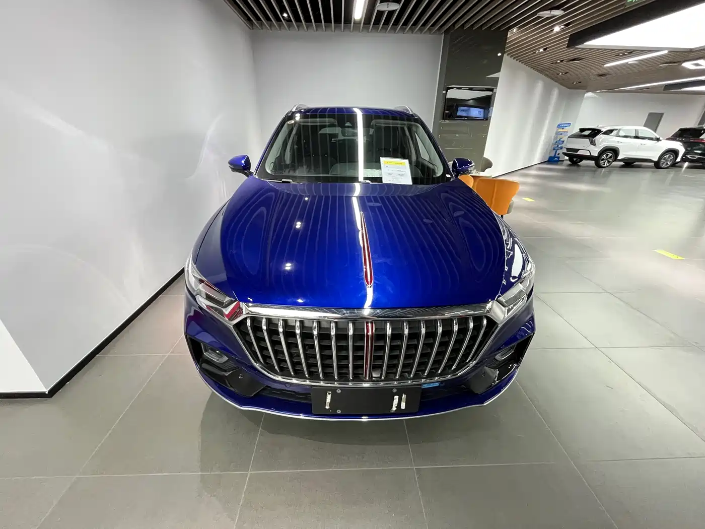 Photo 1 - Hongqi HS5