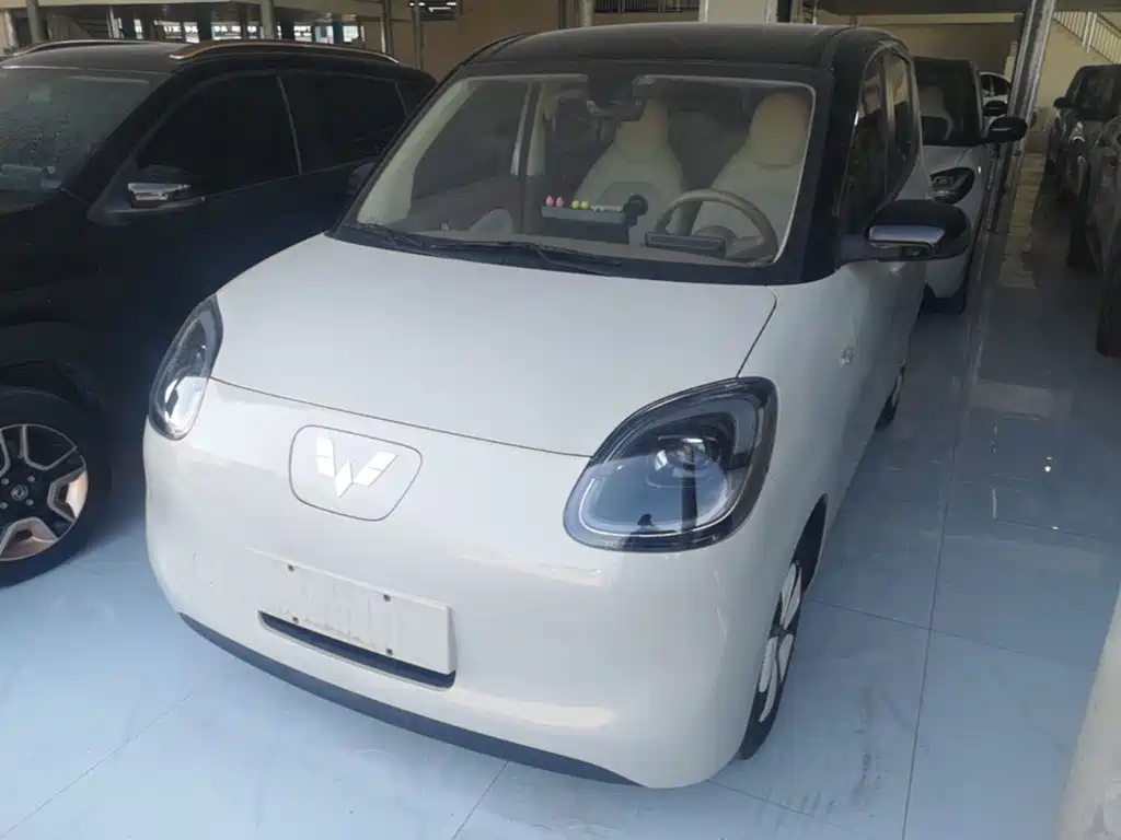 Wuling Motors Hongguang MINIEV 2025 4-Door Premium+ Edition