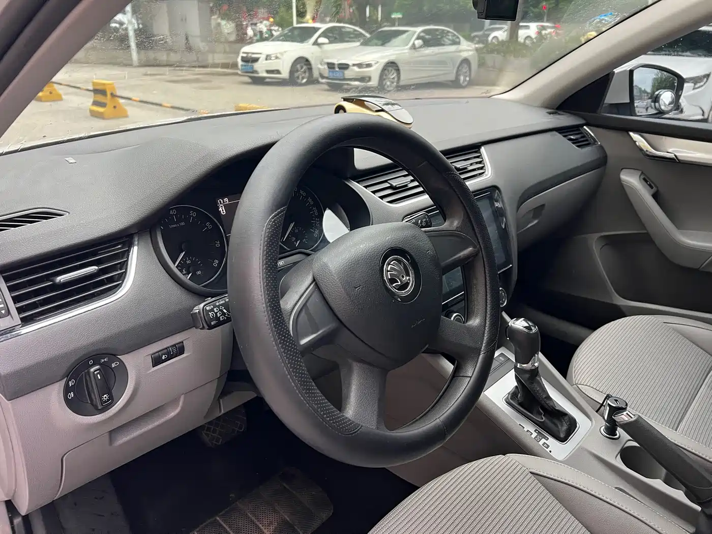 Škoda Octavia 2015 1.6L Automatic逸杰版 фото 6
