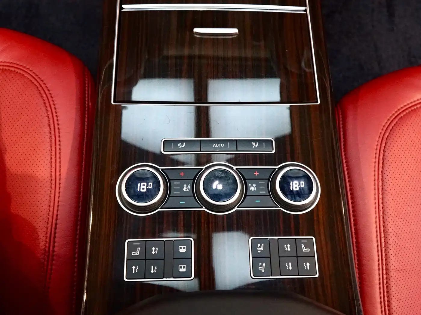 Photo 20 - Land Rover Range Rover