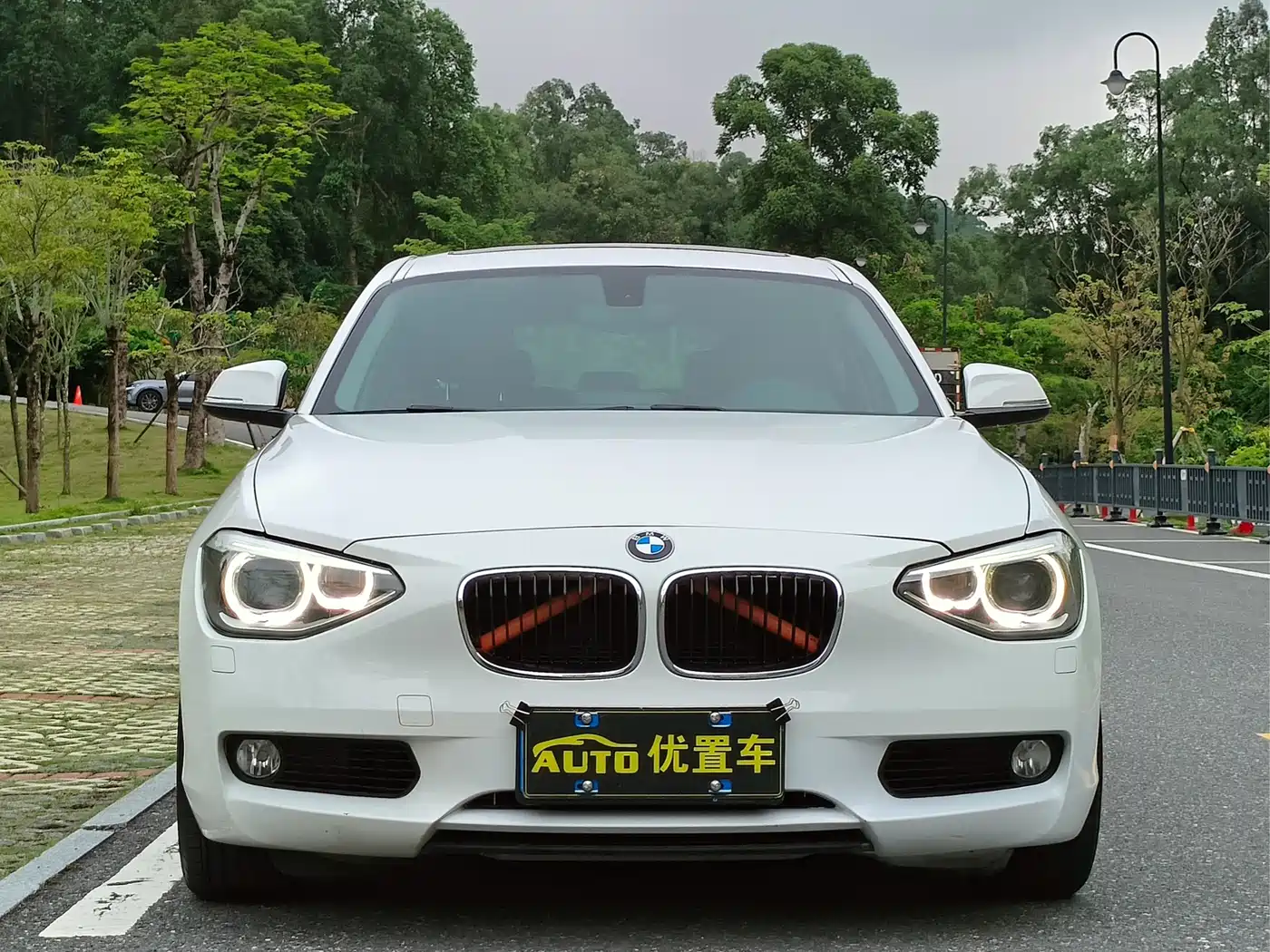 BMW 1 Series (Import) 2013 Facelift 118i Leading Model фото 2