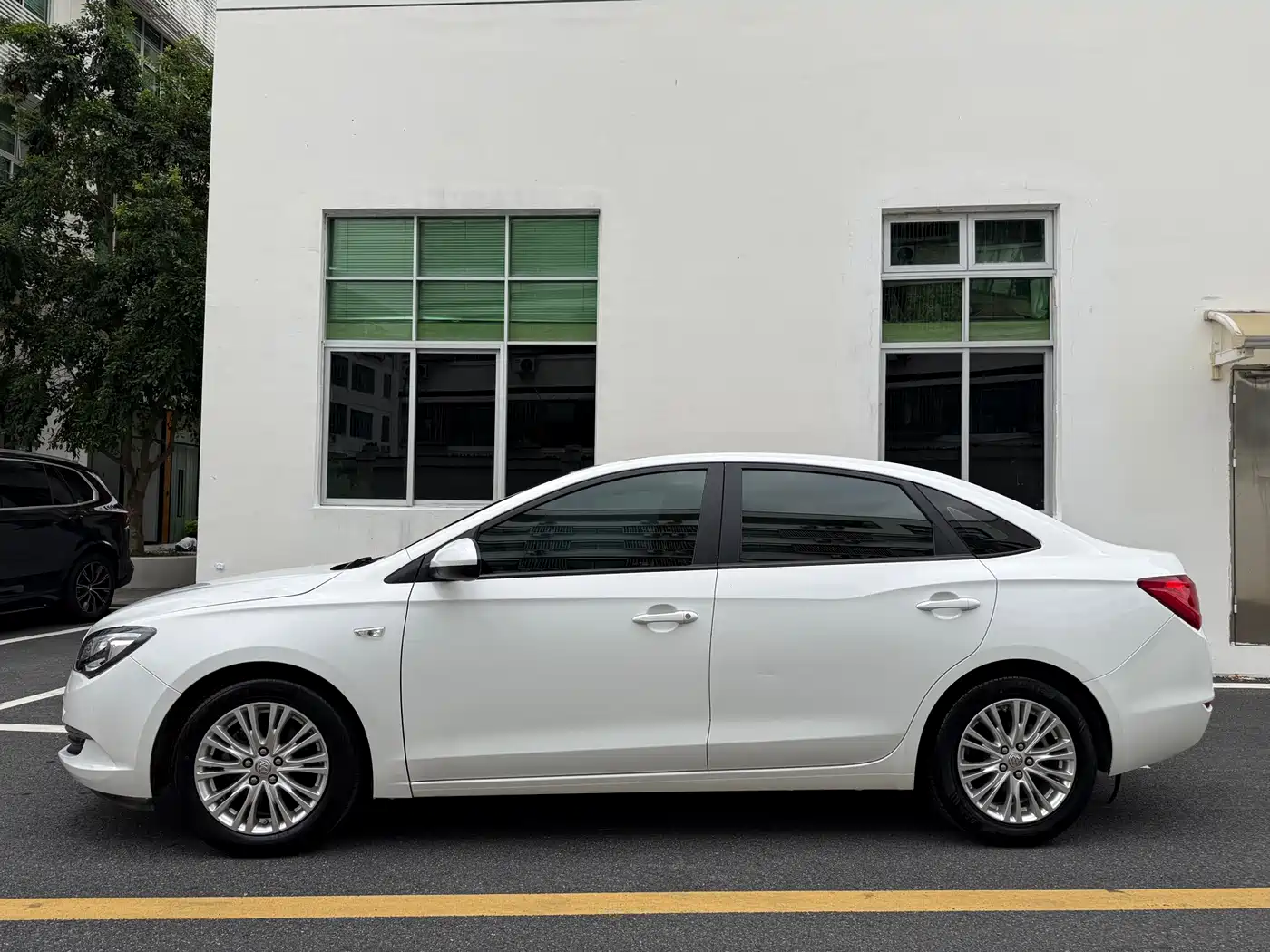 Buick Excelle 2016 Model 15N Automatic Luxury фото 4
