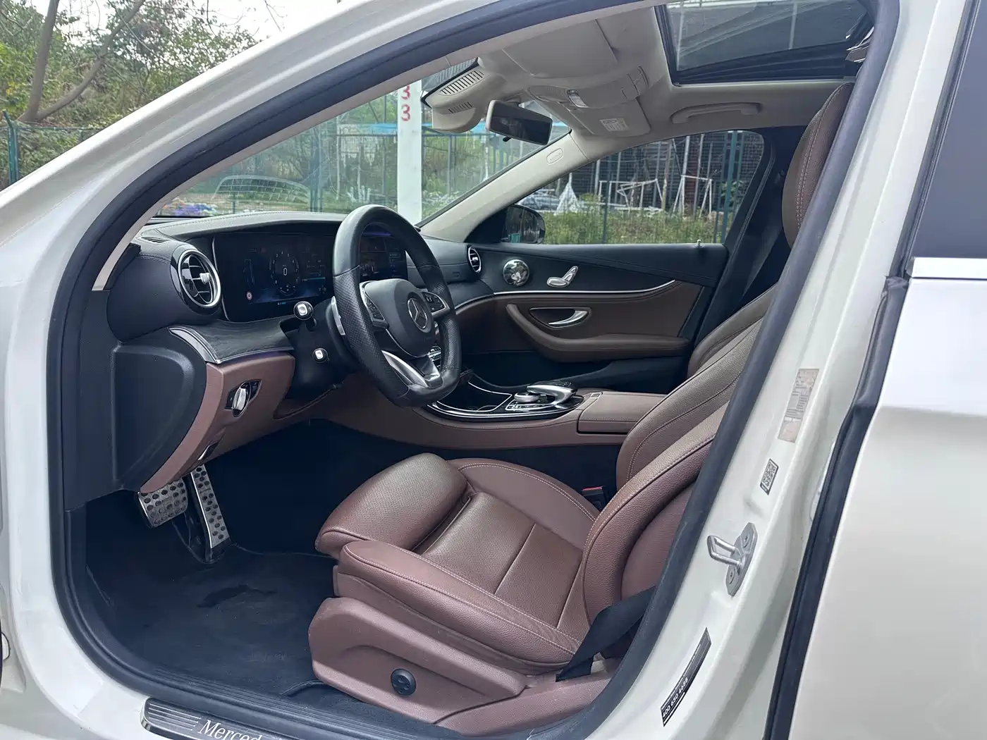 Mercedes-Benz E-Class 2016 E 200 L Sport Type фото 5