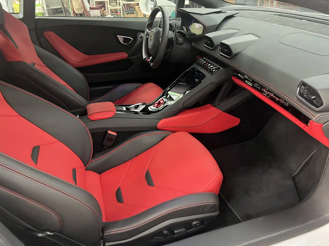 LAMBORGHINI HURACÁN