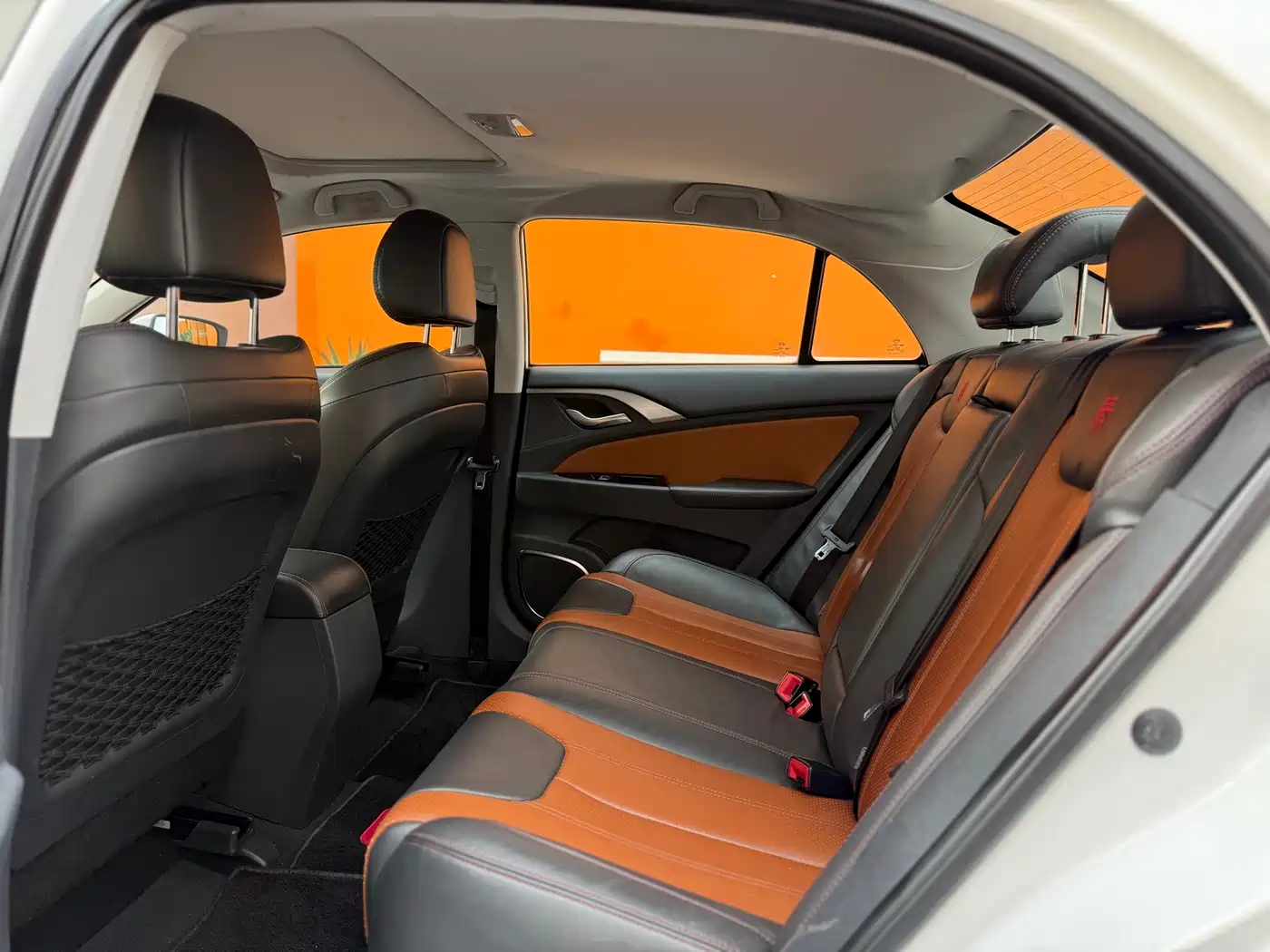 BYD Qin New Energy 2015 1.5T Dual Crown Flagship Edition фото 16
