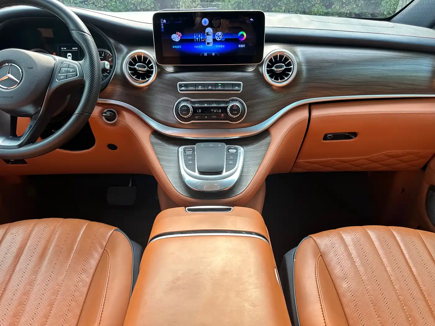 Mercedes-Benz Vito 2024 2.0T Business 7-Seater фото 12
