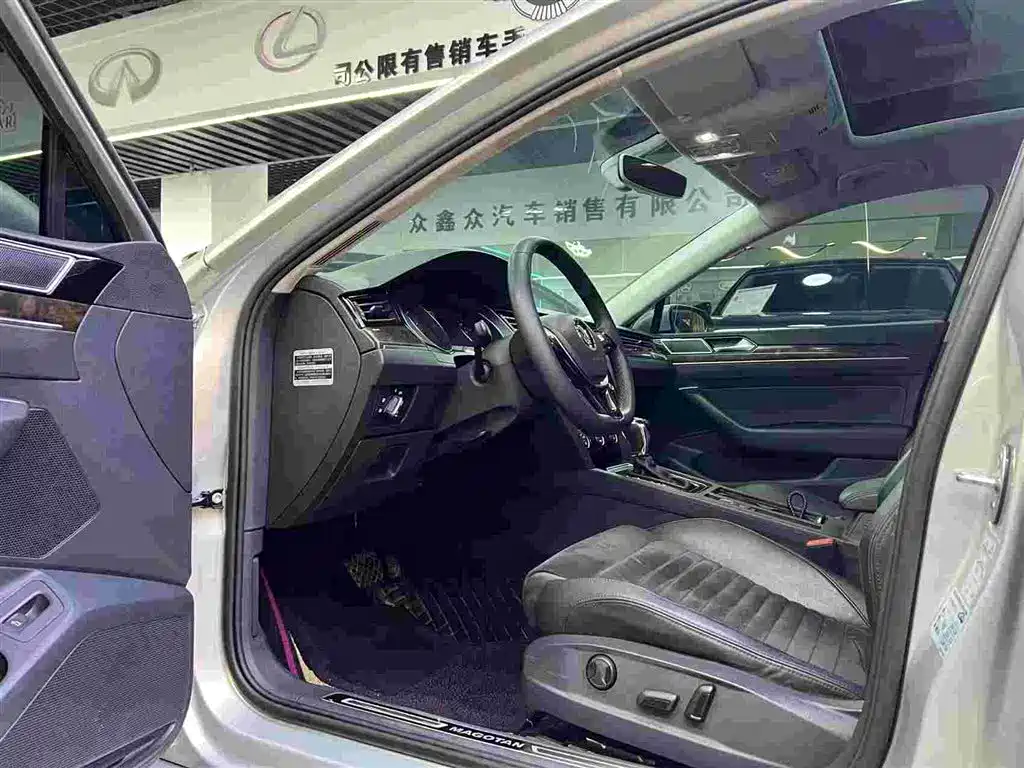 Volkswagen Magotan 2017 330TSI DSG Luxury фото 4
