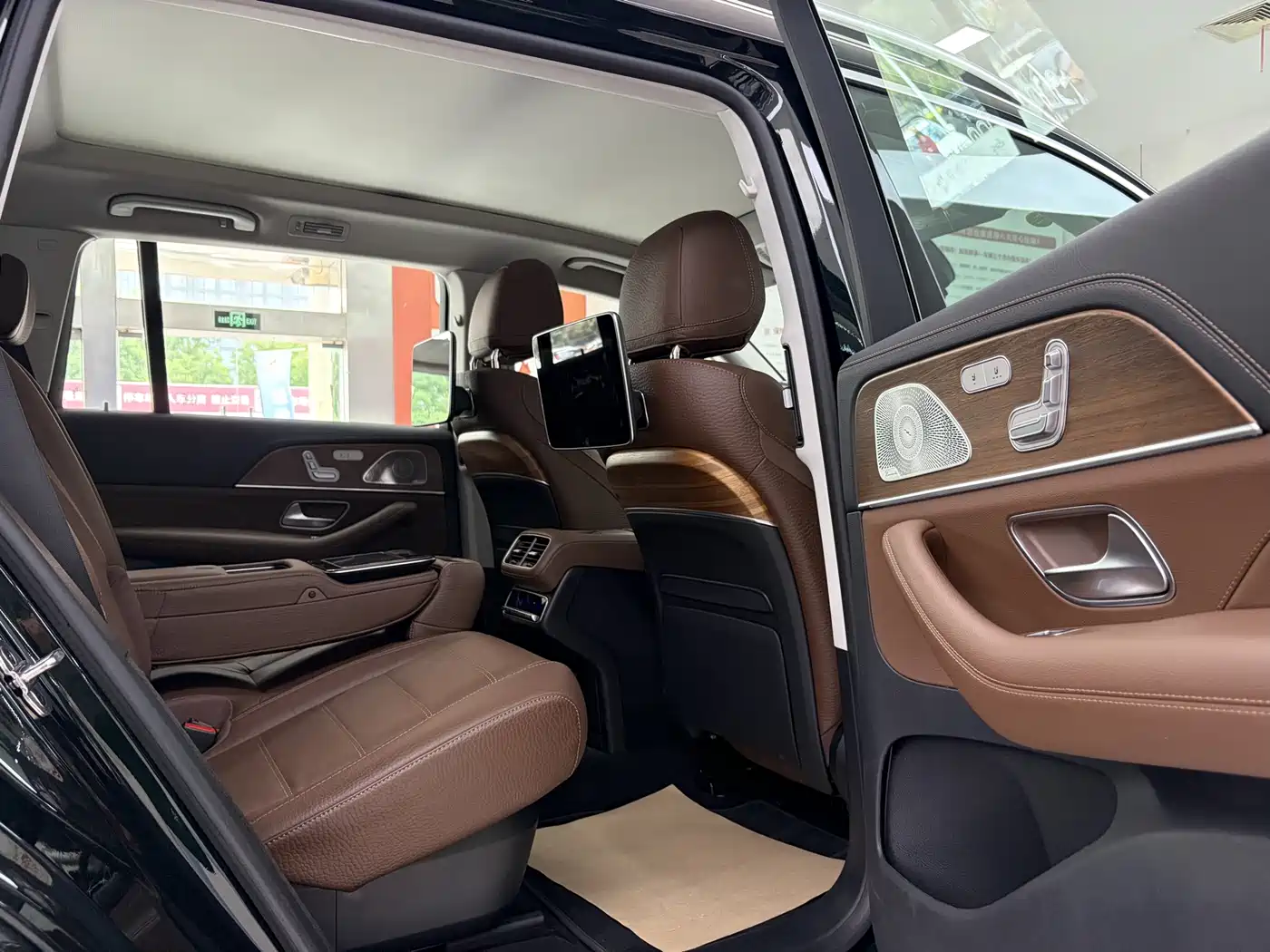 Mercedes-Benz GLS 2024 Model GLS 450 4MATIC Luxury фото 20