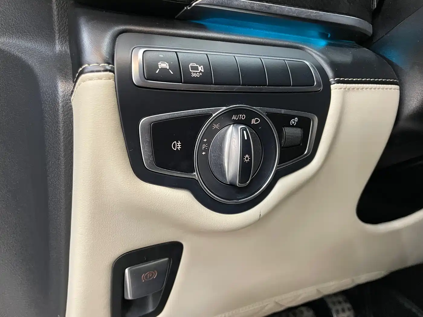Mercedes-Benz V-Class 2018 V 260 L Premium Long Wheelbase Edition China VI фото 25
