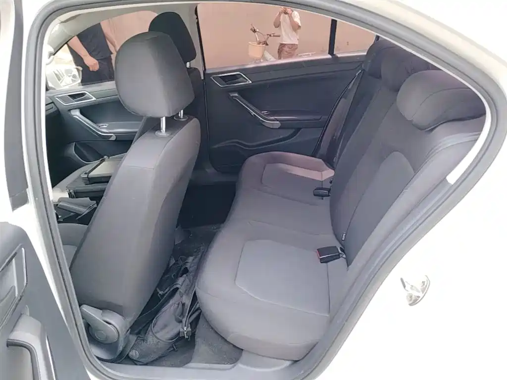 Volkswagen Jetta 2015 Quality Edition 1.4L Manual Fashion фото 17