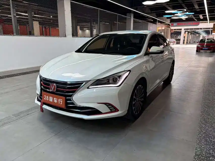 Фото 1 - Changan Eado