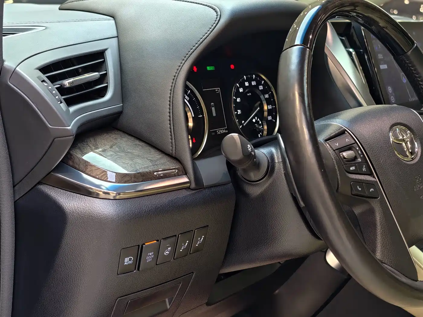 Toyota Vellfire 2022 2021 Crown Hybrid 2.5L HV Premium Edition